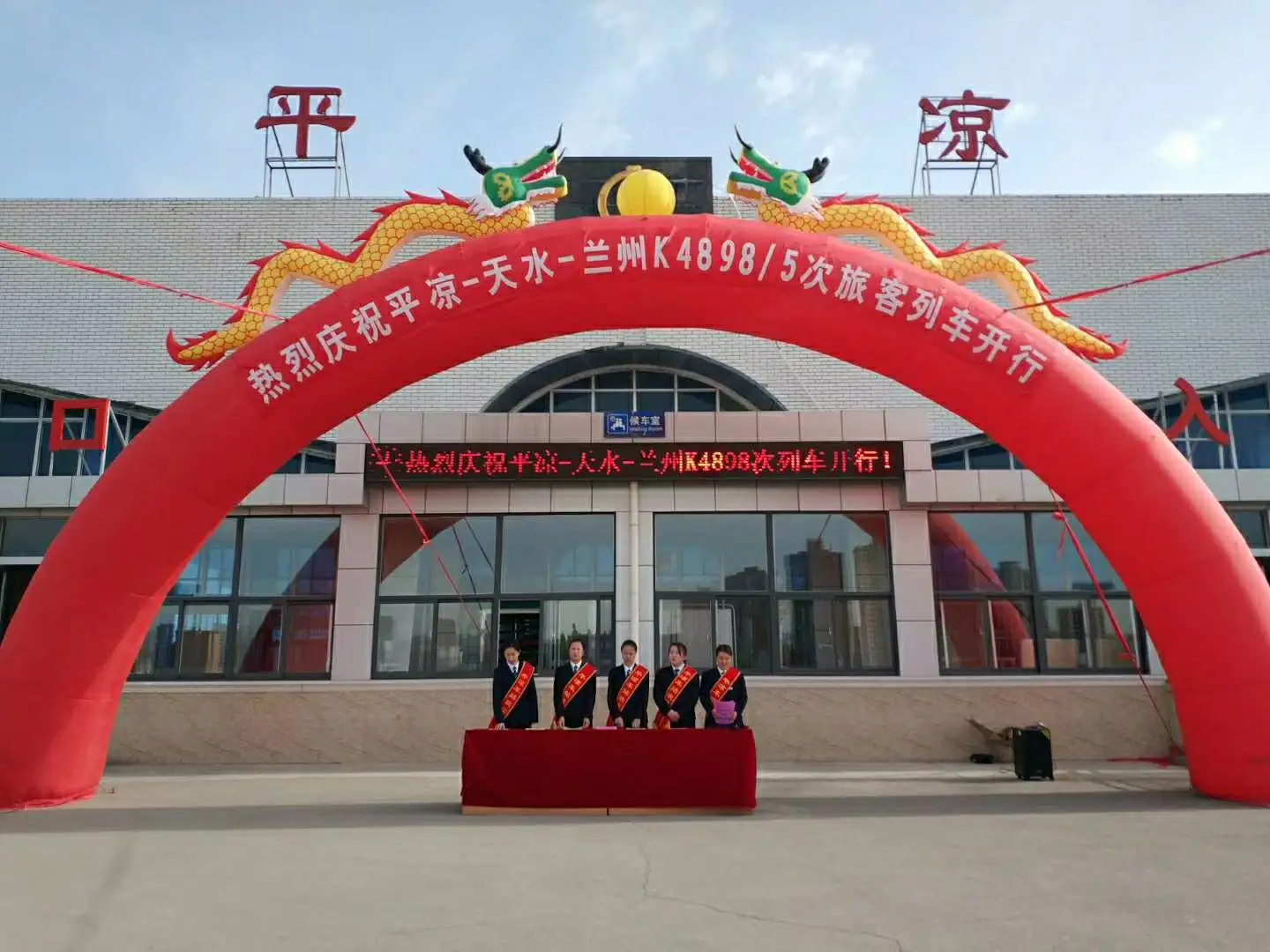 邯鄲到平?jīng)鑫锪鞴?邯鄲至平?jīng)鰧?zhuān)線讓你那些擔(dān)心不再困惑